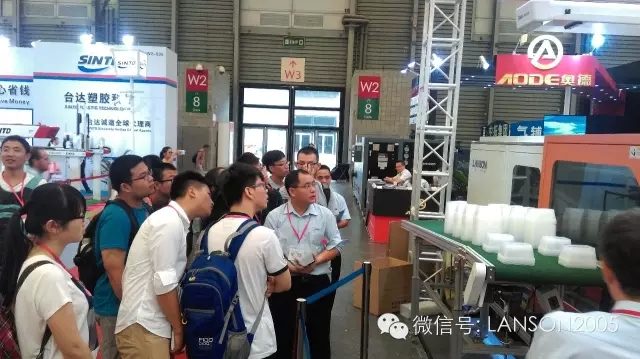 第十四屆亞太塑料橡膠工業展覽會實況報道——海角官方首页技術工程師與太原理工大學師生的技術交流